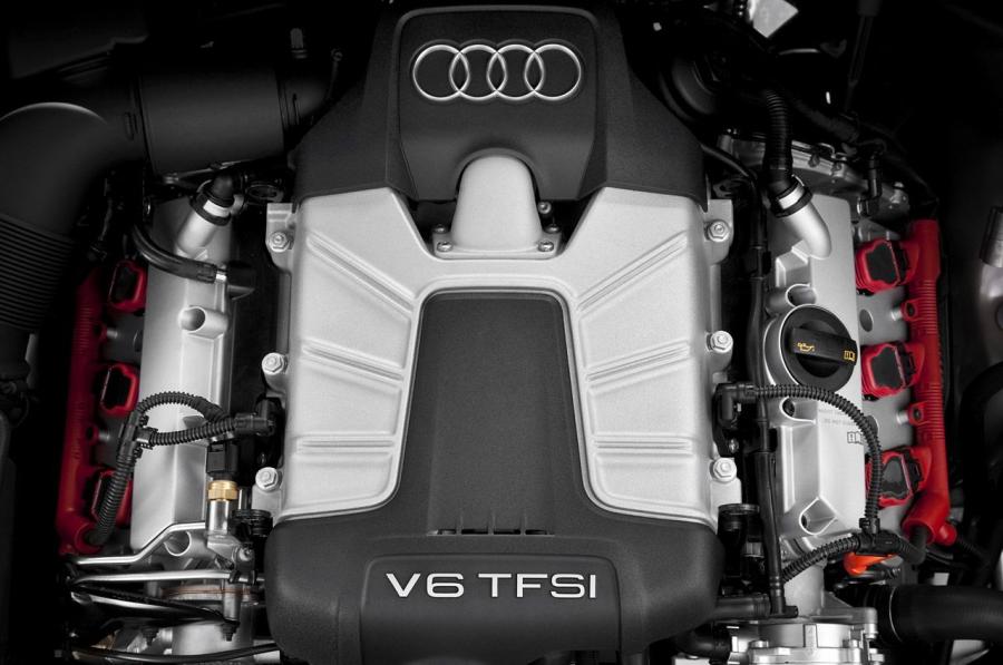 Моторный отсек Audi Q7 3.0T Quattro (4L) 2010 года  (фото 11 из 38)